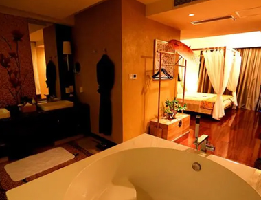 武汉青山区养生会所的黄昏恋：当爱情遇上八十岁